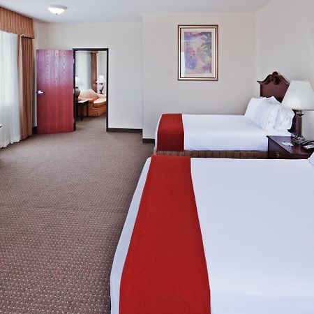 Holiday Inn Express Hotel & Suites Woodward Hwy 270 By Ihg מראה חיצוני תמונה