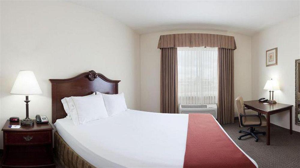Holiday Inn Express Hotel & Suites Woodward Hwy 270 By Ihg מראה חיצוני תמונה