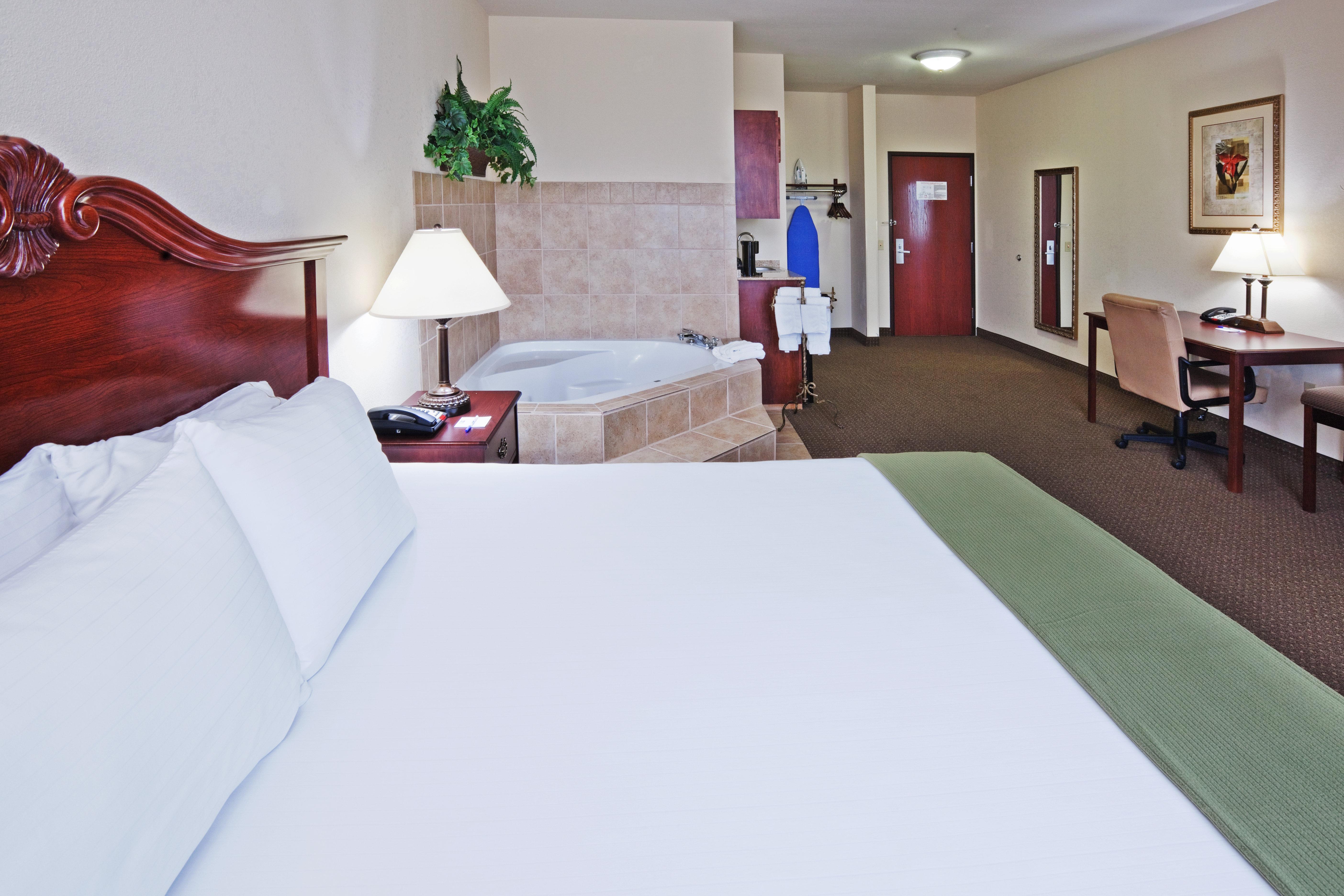 Holiday Inn Express Hotel & Suites Woodward Hwy 270 By Ihg מראה חיצוני תמונה