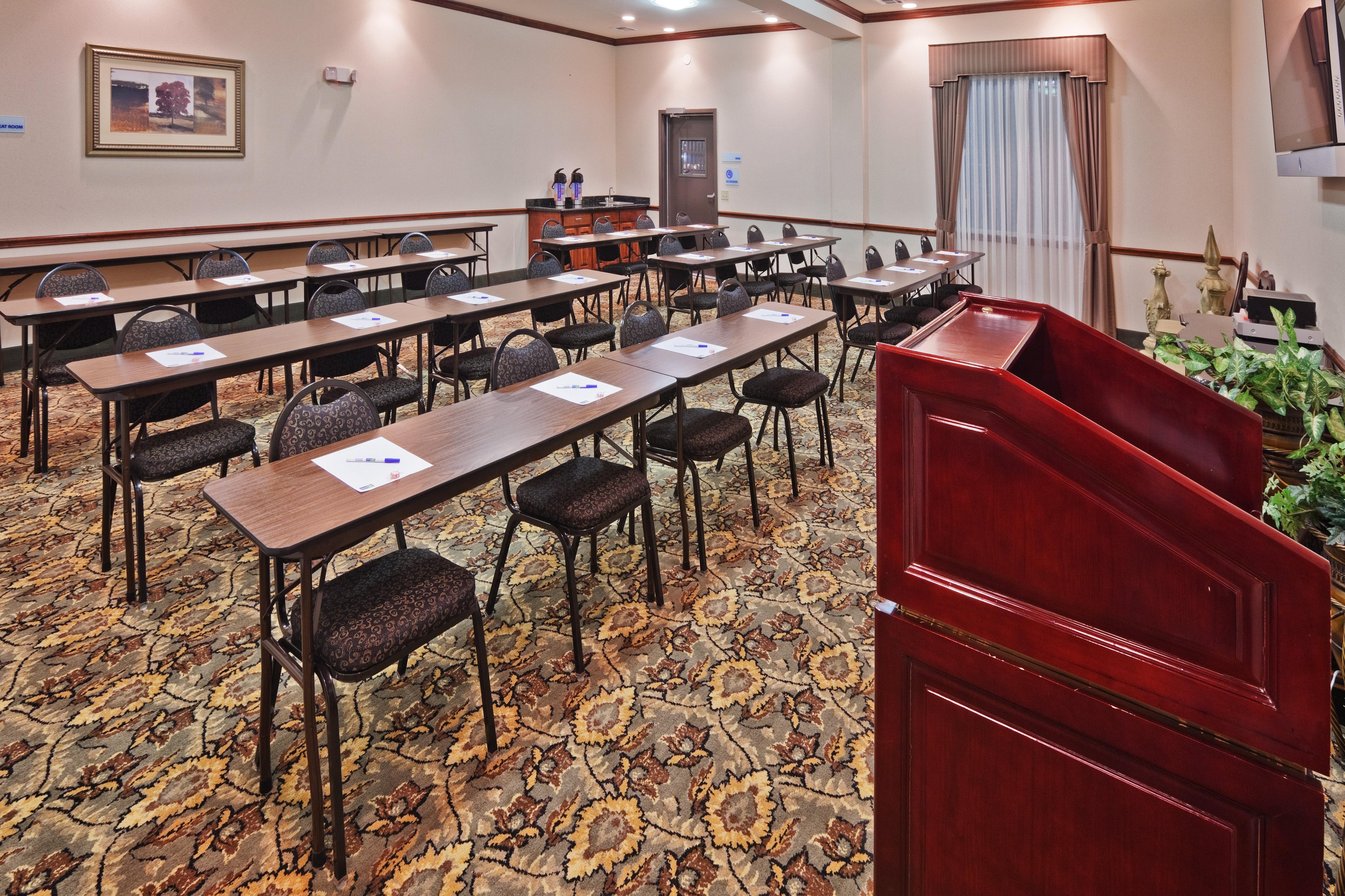 Holiday Inn Express Hotel & Suites Woodward Hwy 270 By Ihg מראה חיצוני תמונה