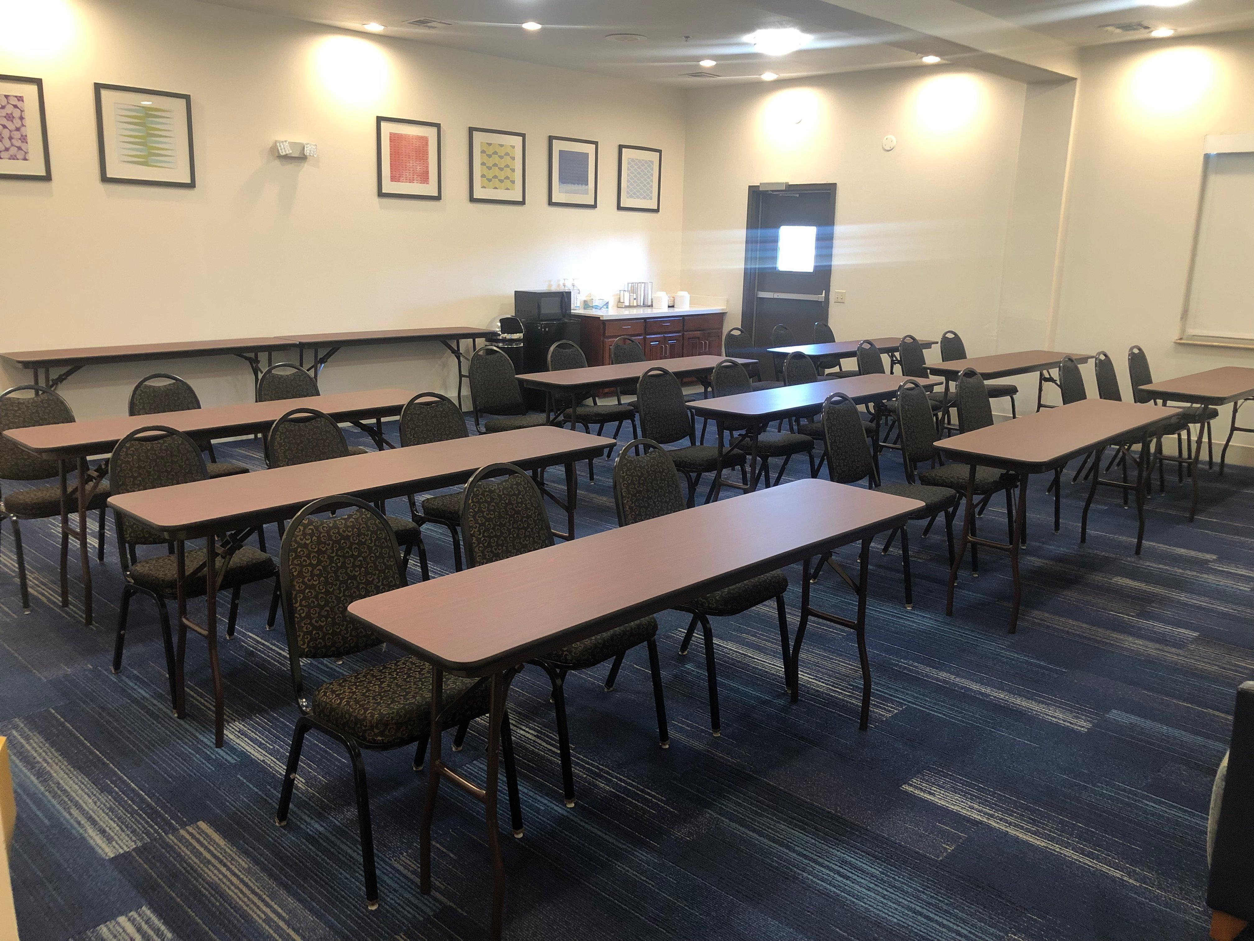 Holiday Inn Express Hotel & Suites Woodward Hwy 270 By Ihg מראה חיצוני תמונה