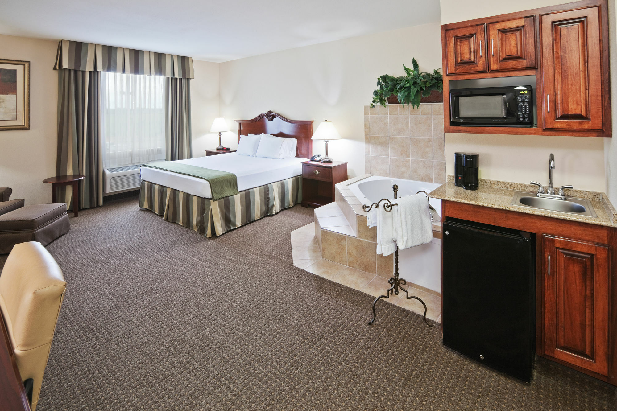 Holiday Inn Express Hotel & Suites Woodward Hwy 270 By Ihg מראה חיצוני תמונה